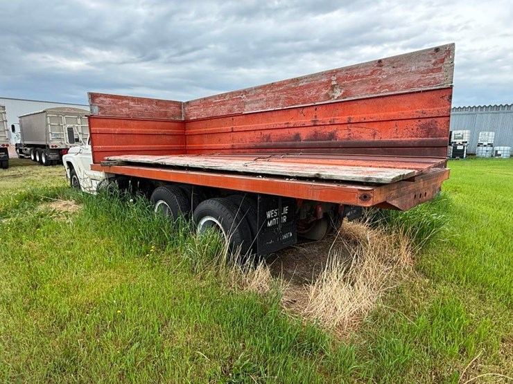 1974-ford-f750-image-3