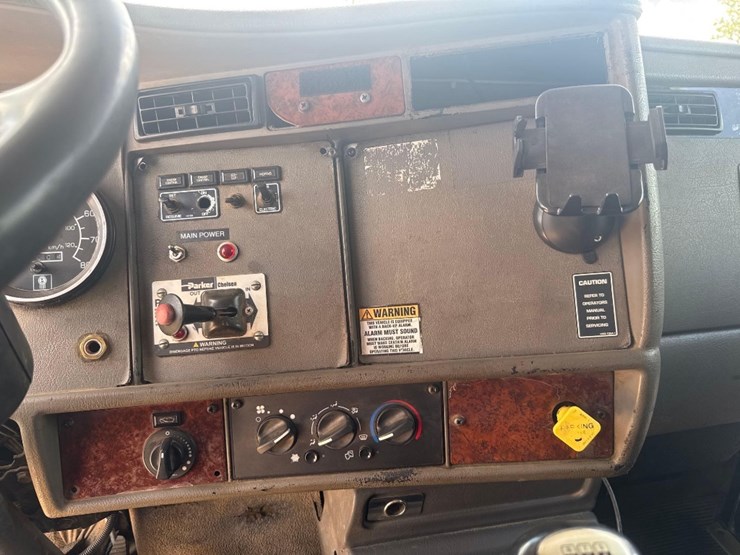 2006-kenworth-t300-image-26