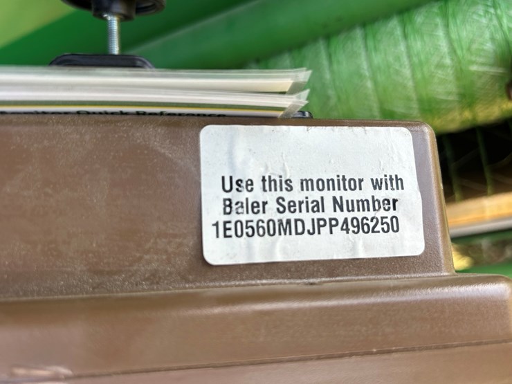 john-deere-560m-image-8
