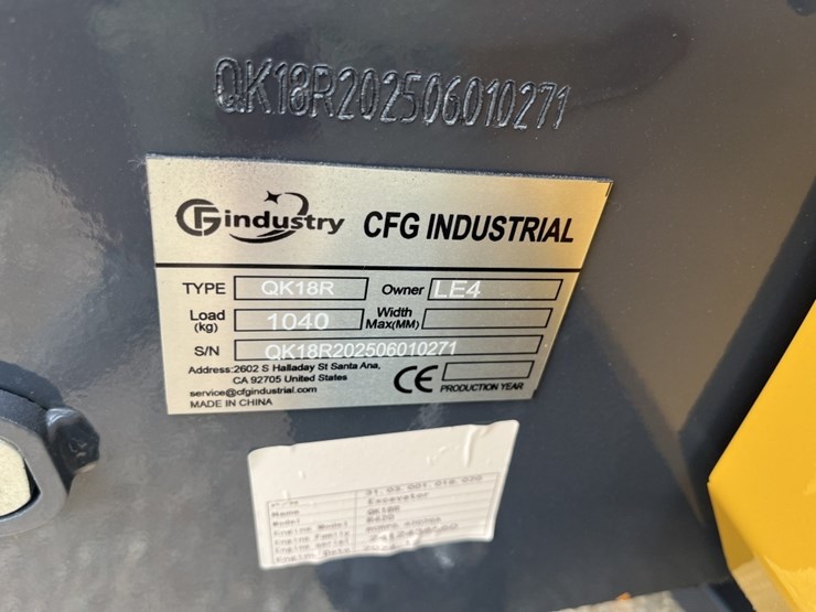 cfg-qk18r-mini-excavator-image-10