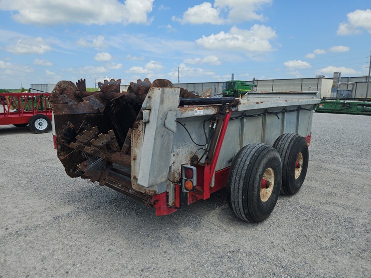 massey-ferguson-3743-image-6