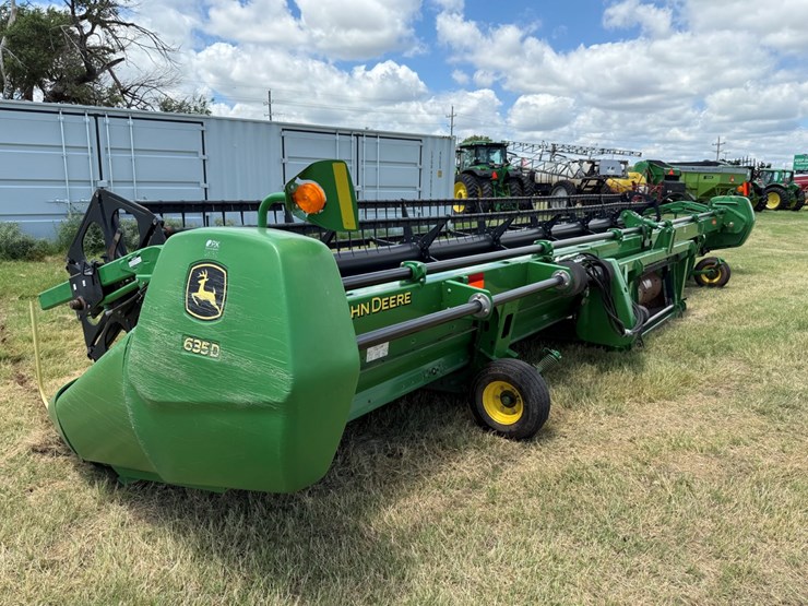 2010-john-deere-635d-image-15