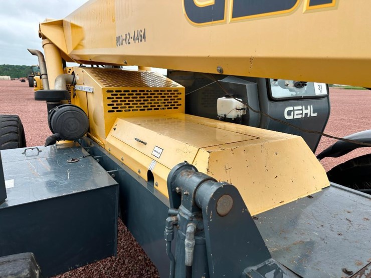 2014-gehl-rs6-42-image-27