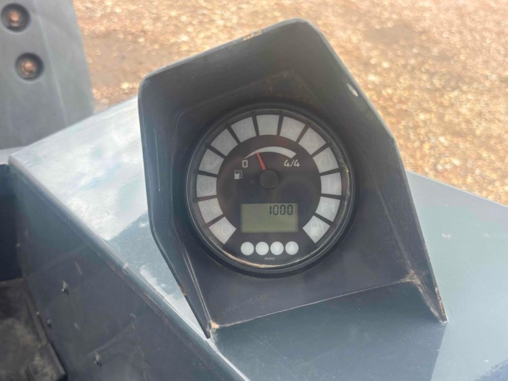 deere-204l-image-23