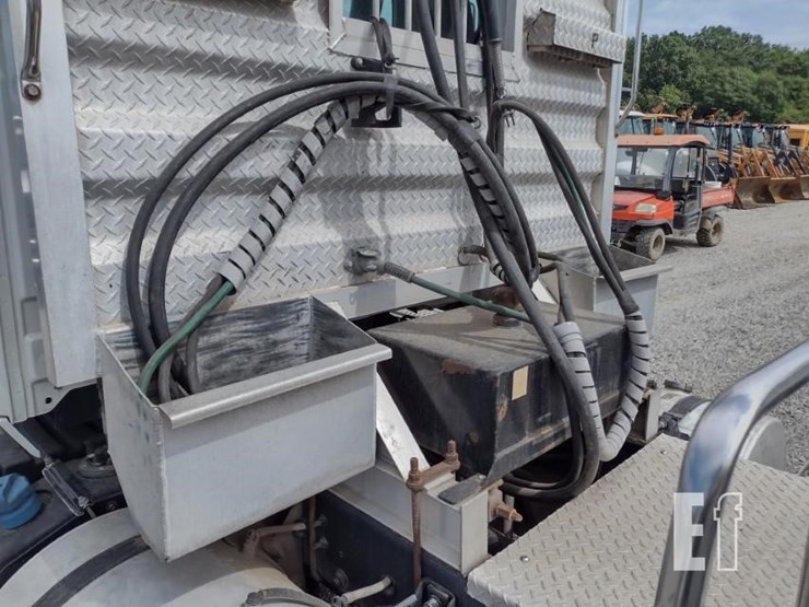 2015-international-prostar-image-34