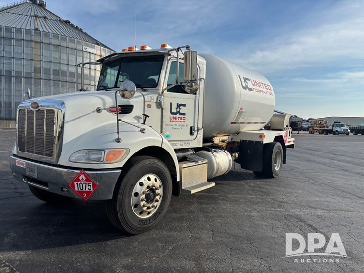 2013-peterbilt-337-image-1