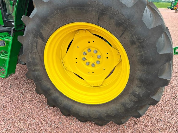 2014-john-deere-6115m-image-7