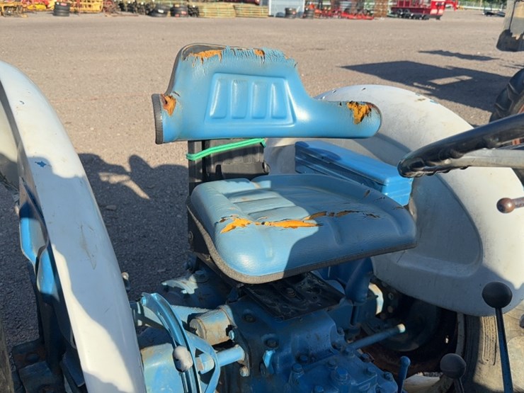 ford-3000-image-9