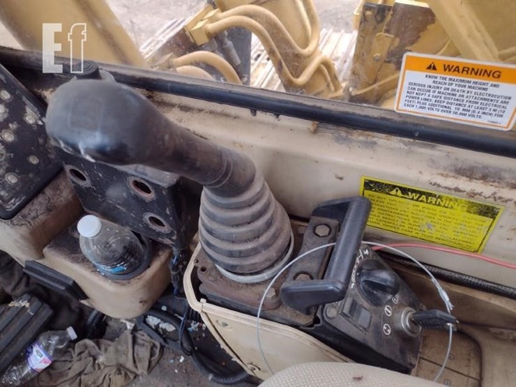 caterpillar-322l-image-9