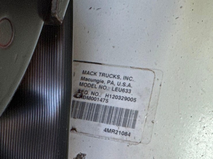 2013-mack-leu633-image-42