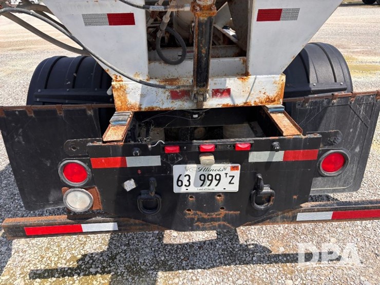 1996-peterbilt-377-image-35