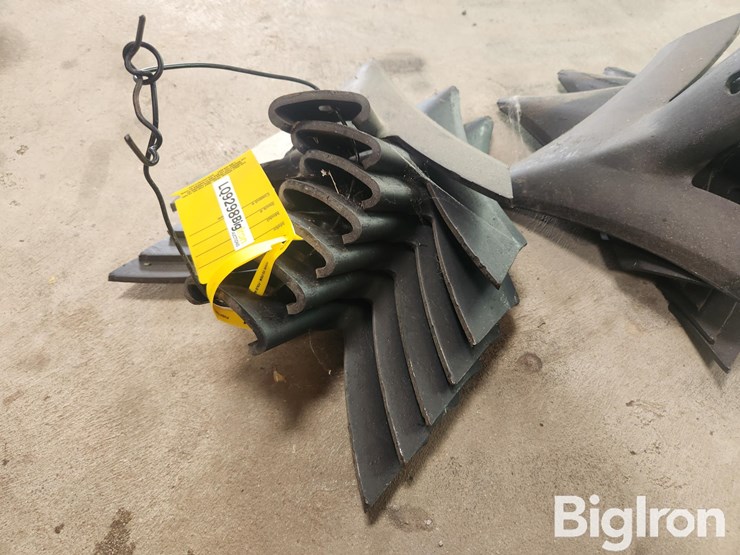 nichols-quick-change-ultra-wing-10"-shovels-image-7