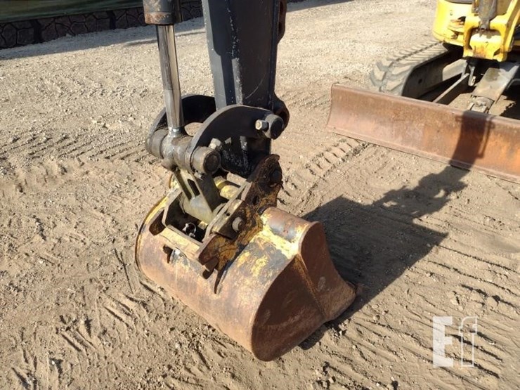2006-deere-35d-image-18