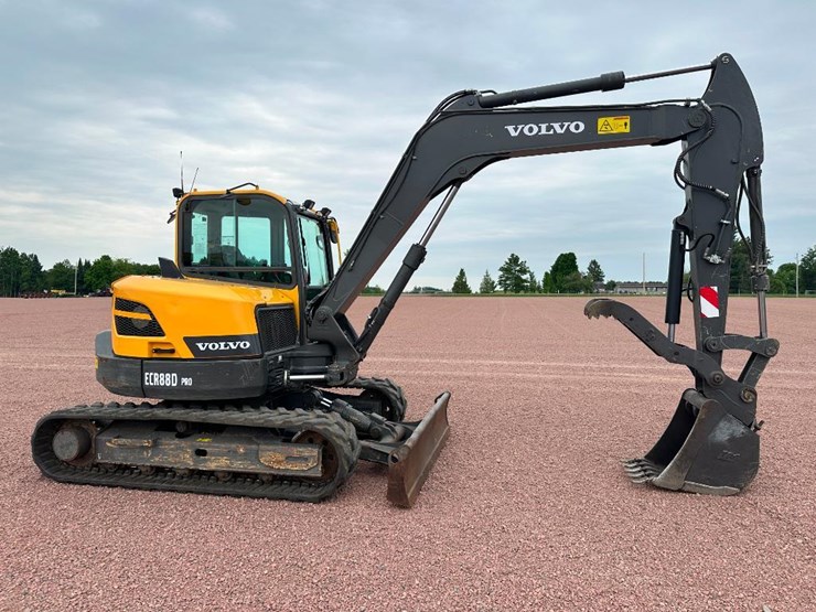2020-volvo-ecr88d-image-2