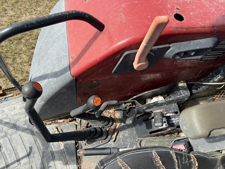 case-ih-farmall-105u-image-11
