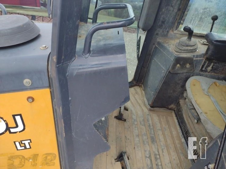 2006-deere-700j-lt-image-13