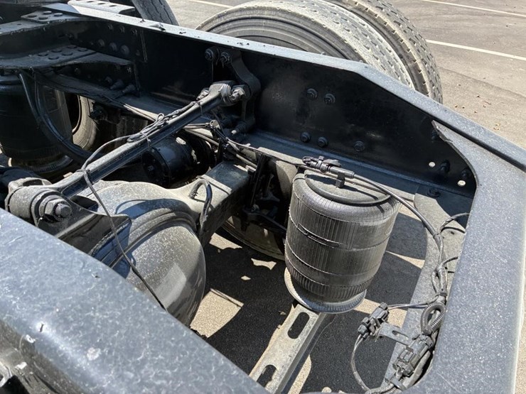 2018-mack-pinnacle-truck-tractor-image-7
