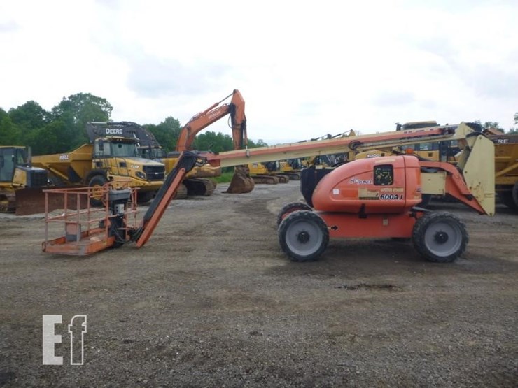 2013-jlg-600aj-image-3