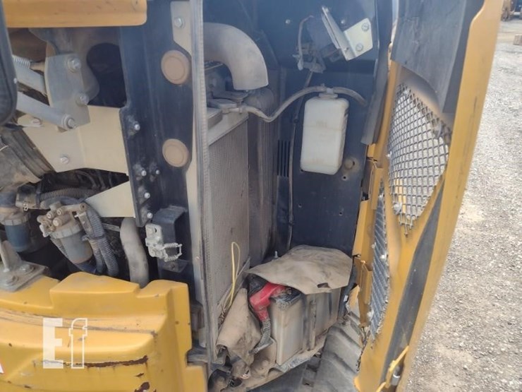 2022-deere-26g-image-43