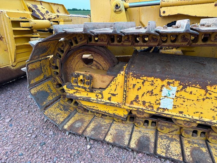 2007-komatsu-d39px-21-image-10