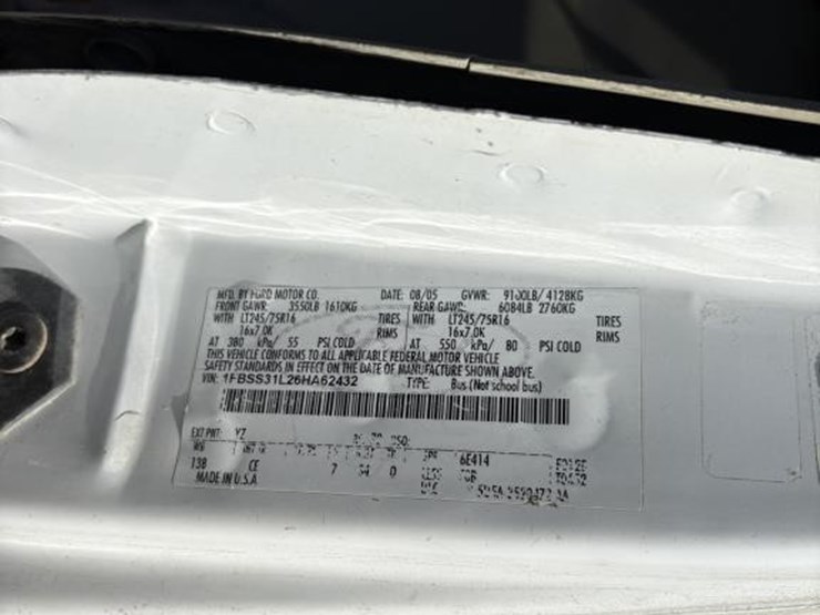 2006-ford-e350-image-30