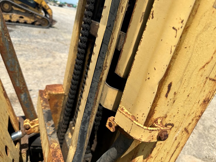 caterpillar-t50c-image-33