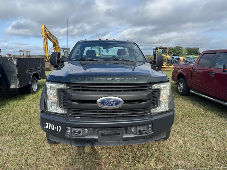 2017-ford-f450-xl-image-3