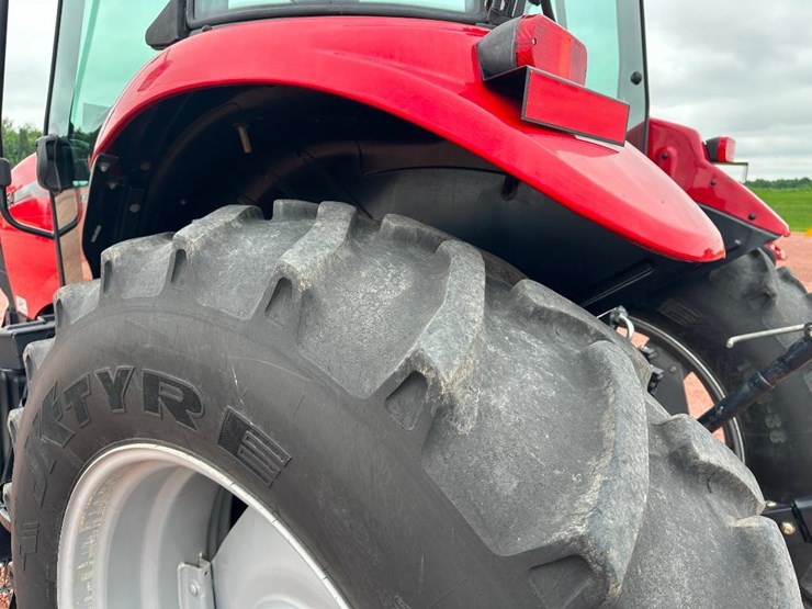2015-case-ih-farmall-125a-image-6