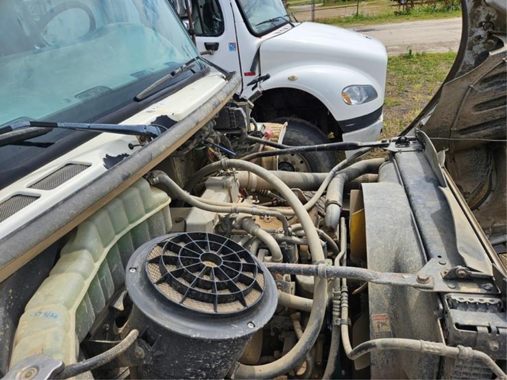 #2526-•-2007-freightliner-m2-tandem-axle-dump-truck-image-8