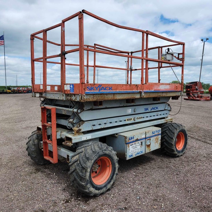 2006 SKYJACK SJ7127RT
