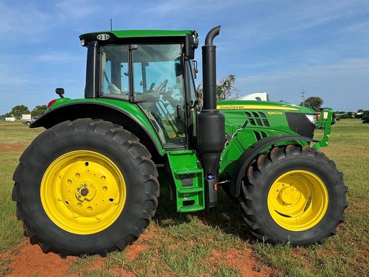 2024-john-deere-6140m-image-12
