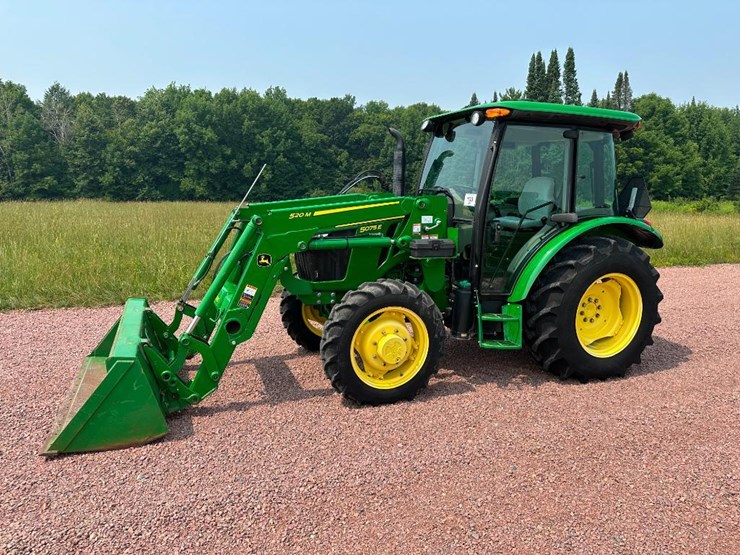 2020-john-deere-5075e-image-1