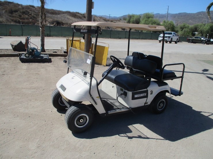 ez-go-golf-shuttle-cart,-image-1