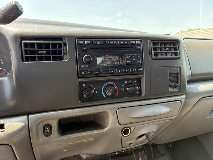 2004-ford-f350-image-13