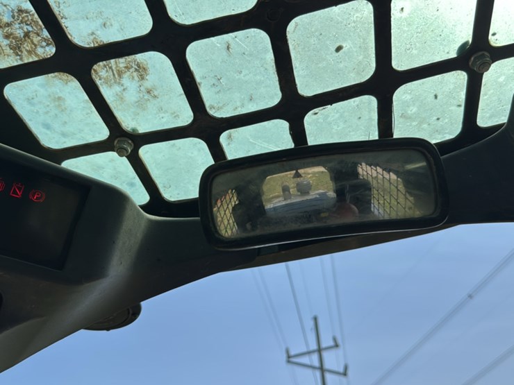 2019-deere-330g-image-31