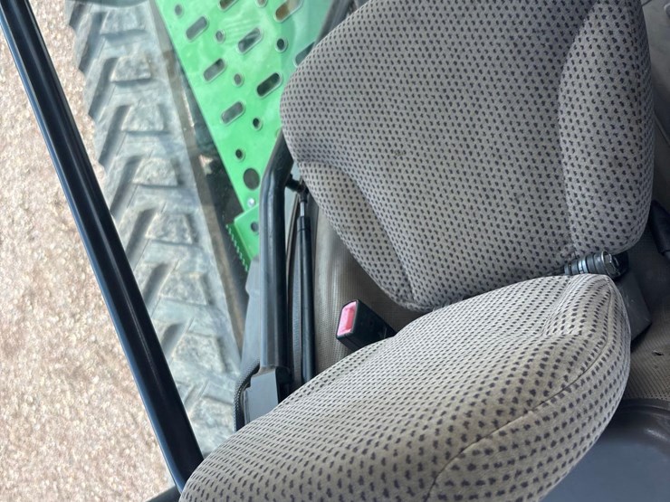 2014-john-deere-8335rt-image-47