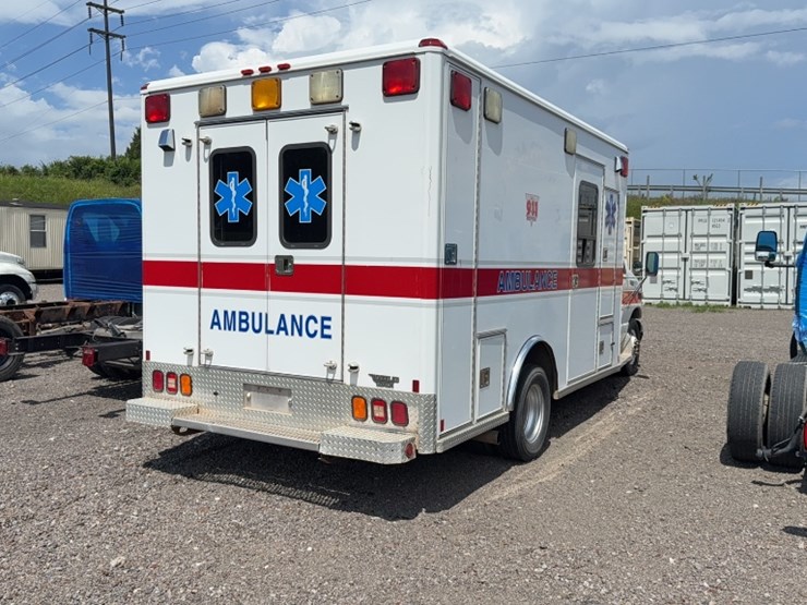 2003-ford-e450-image-8