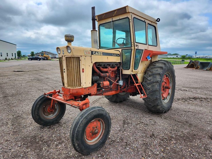 1968-case-930-tractor-image-1