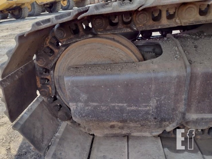 1992-deere-490e-image-28