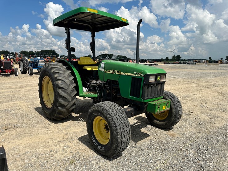 2005-john-deere-5205-image-2