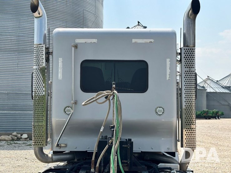 2014-kenworth-t660-image-47