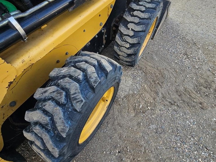2001-caterpillar-216b-image-7