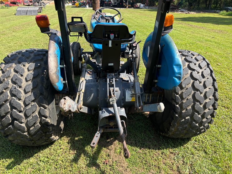 new-holland-3930-image-10