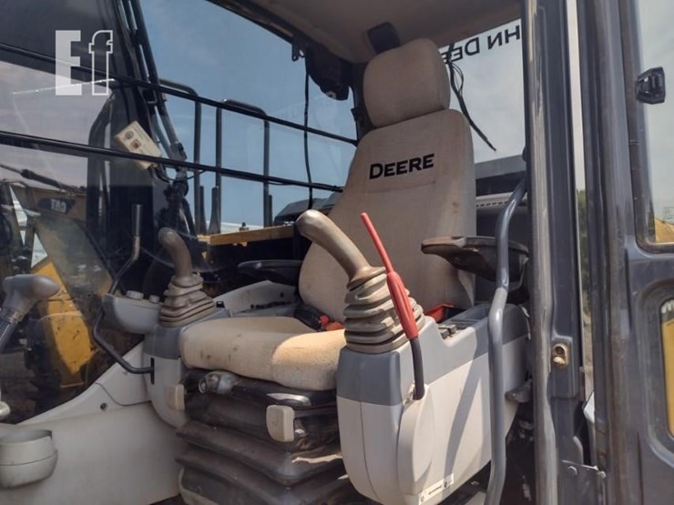 2020-deere-130g-image-12