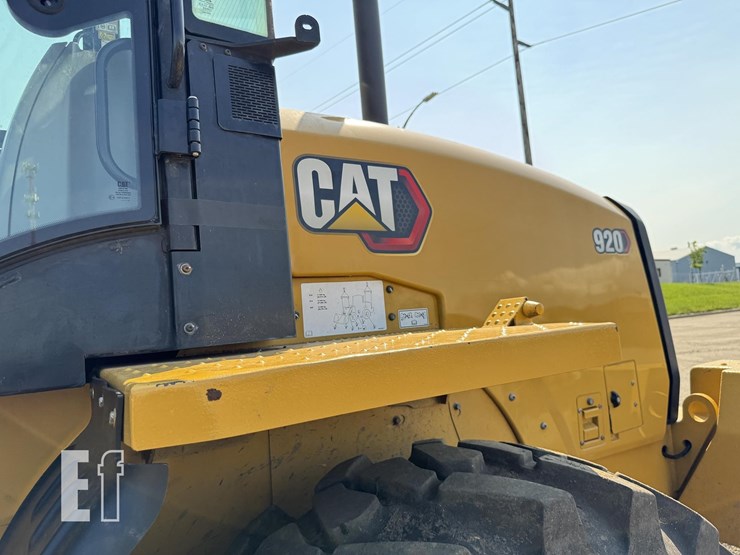 2021-caterpillar-920-image-16
