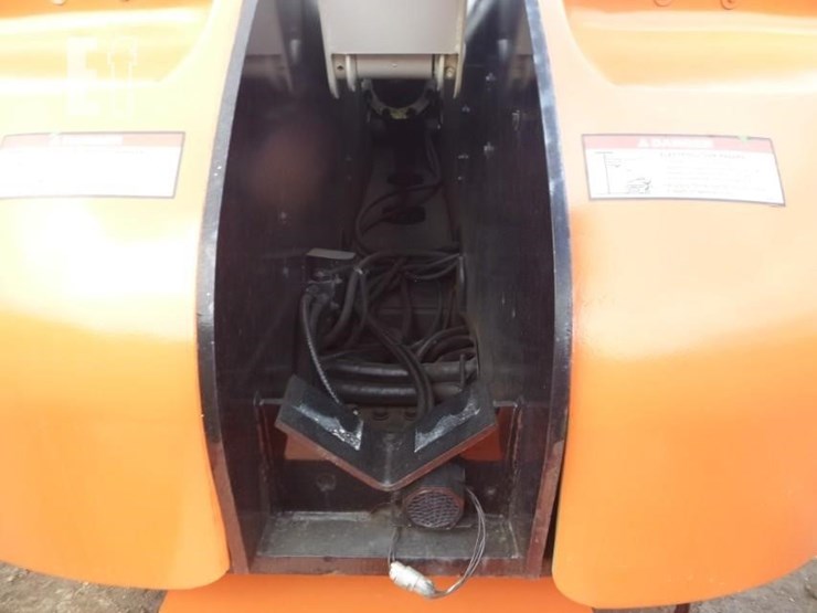 2014-jlg-460sj-image-17