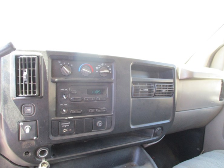 2007-chevrolet-express-3500-image-8