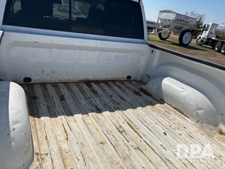 2015-dodge-ram-1500-image-29