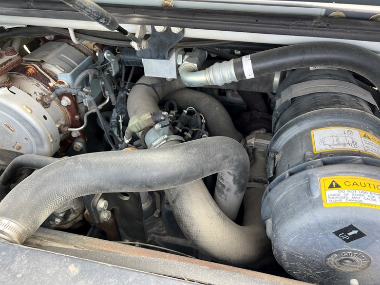 2019-takeuchi-tl8-image-22