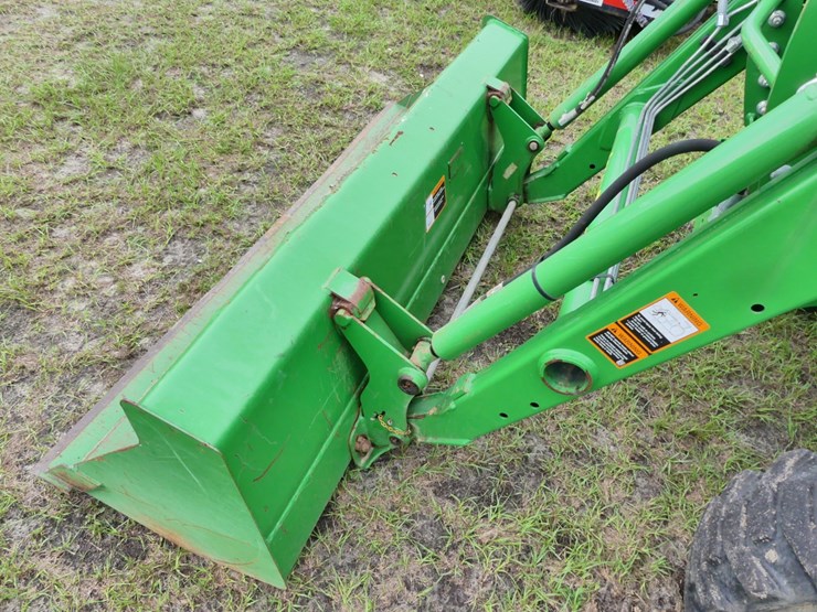 john-deere-4044m-image-9